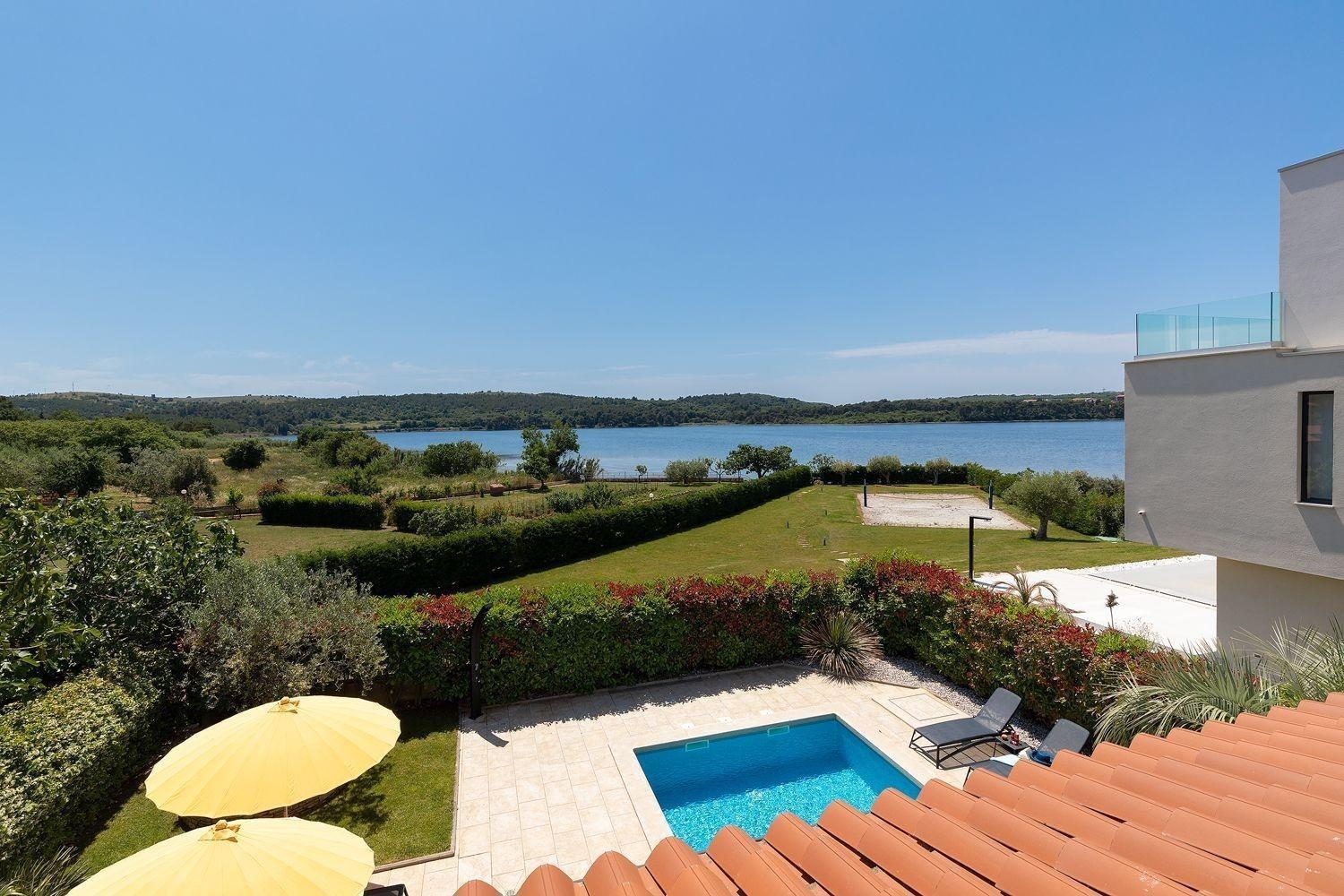 Ferienhaus In Pomer Mit Privatem Beheizten Pool Und Meerblick Zewnętrze zdjęcie